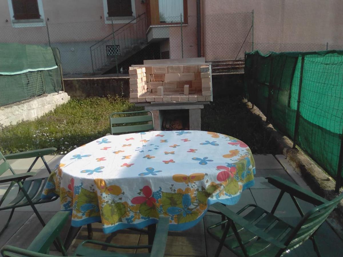L'Impossibile Apartment Appiano Gentile Bagian luar foto